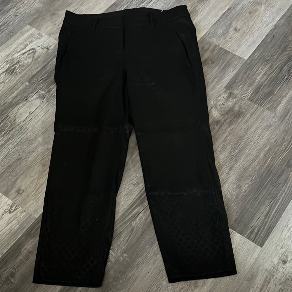 Black Cropped Pants with Elastic Waistband and Straight Cut
